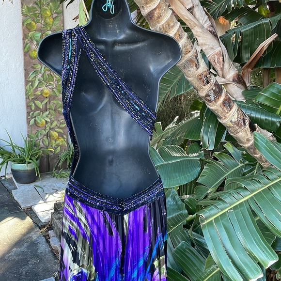 betsy and Adam floral beaded and pleated satin maxi dress - Picture 3 of 8